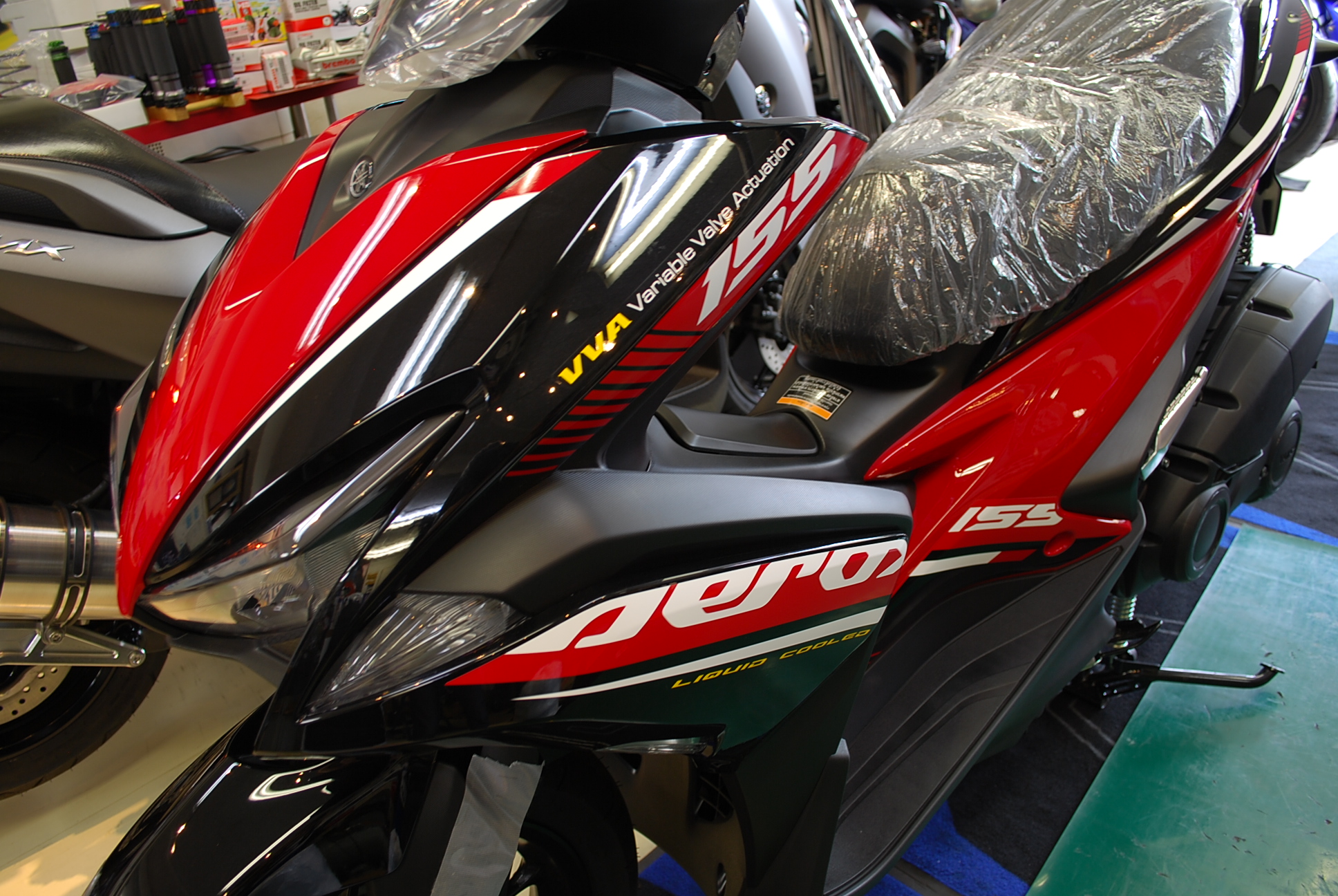 エアロックス　N-MAX　ヨシムラ 030